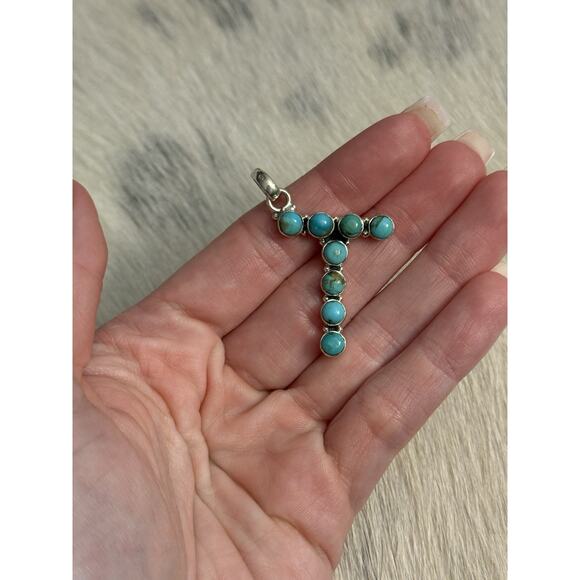 Native American Sterling Silver Round Turquoise Petit Point Initial Letter T